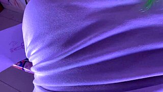 אה, מלא את הפנטזיה שלך כשאתה מכופף אותי ומגיע לי בפה!