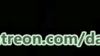 ซาชาบรูสให้บลอว์จอบพีโอวีในไททันส์พาโรดีเฮนไต แอ็กชันด็อกกี้สไตล์