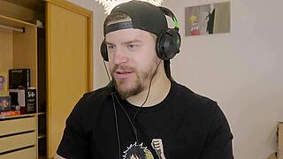 本物のドラゴンボールファンだけが知る無修正カーメストラ、アンドロイド18とブルマのマンコ