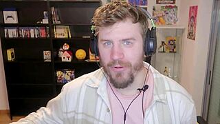 הרגע הפראי ביותר של נארוטו ב-Jikage Rising עם מציצה וקרימפיי של צונדה