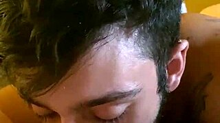 Więc po prostu ssę tę gorącą chilijską cipkę teraz