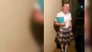 Mexická studentka svádí souseda pro dárek v reálném domácím videu